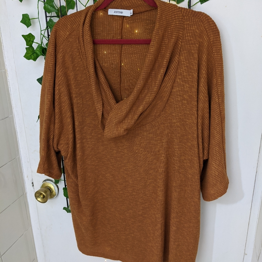 🧡 3/$25 - JustFab Oversized Cowl Neck Shirt